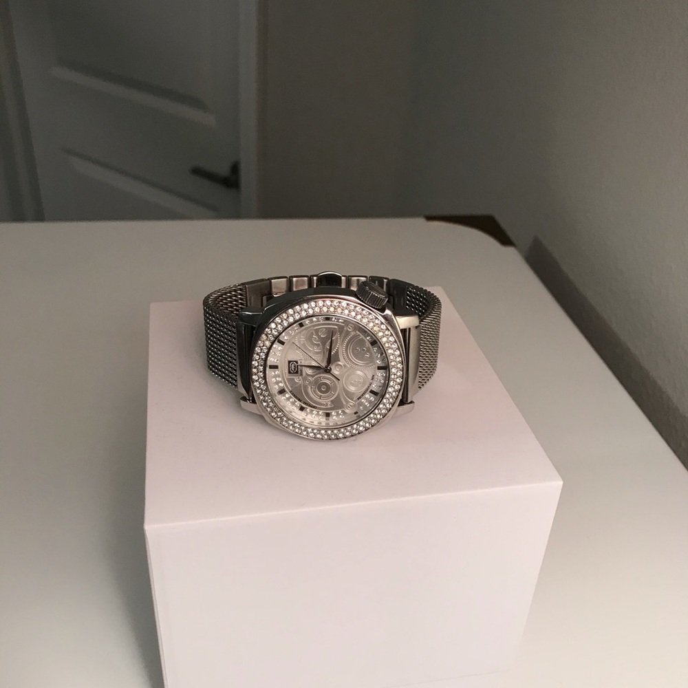 Echo Watch